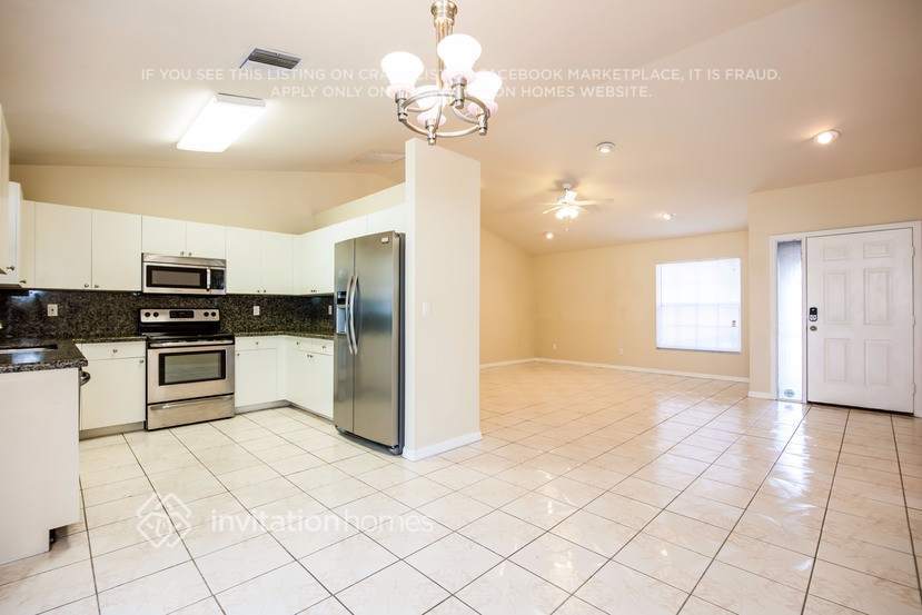 Building Photo - 15562 Horseshoe Ln