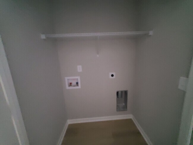 Building Photo - NEW TOWNHOME BUIKT MARCH 2023!