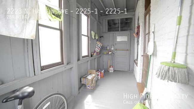 Building Photo - 2223 N Hamlin Ave