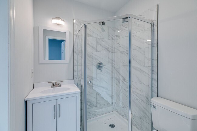 Building Photo - Brand New Luxury Temple Apartments