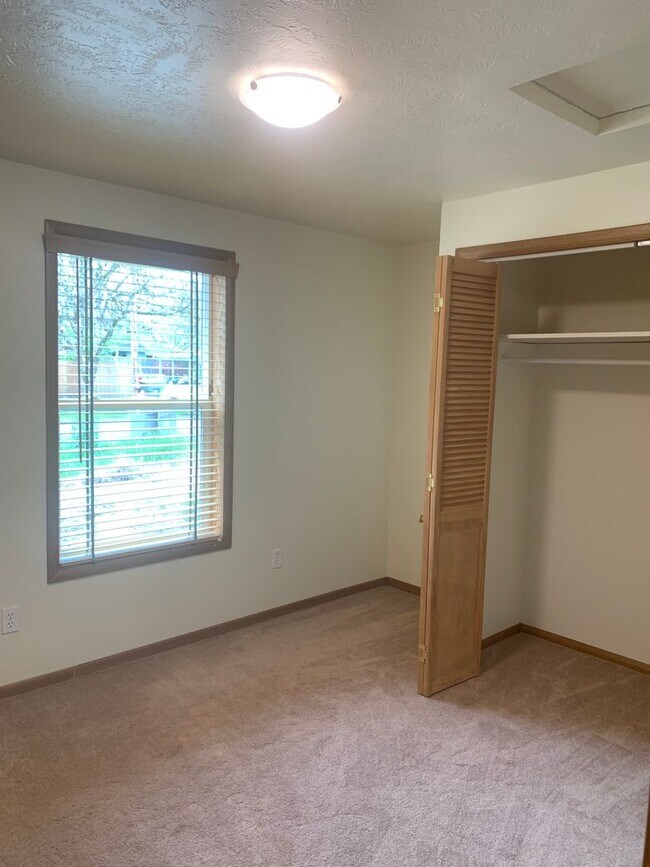 Building Photo - 5265 SW Secher Ln