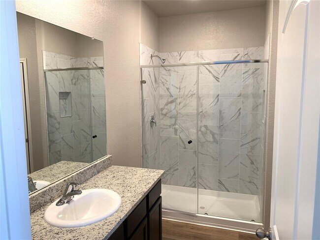 Building Photo - 112 Declaration Ln