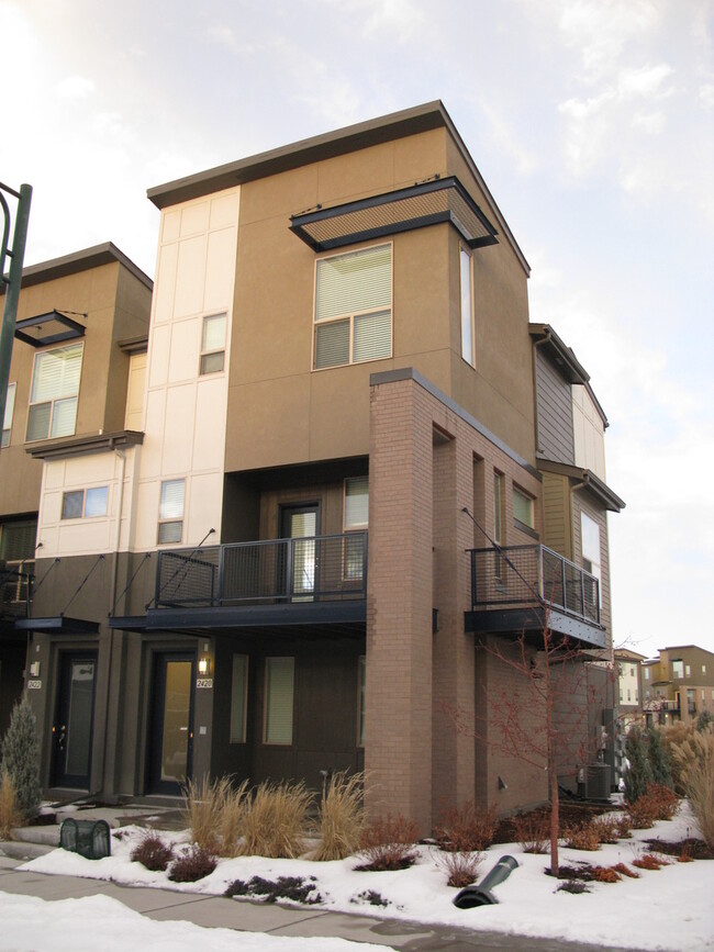 Building Photo - Modern End Unit 3 Bedroom Townhome with So...