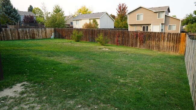 Building Photo - Spacious 3 bed 2.5 Bath, Split-Level Home in South Fort Collins!