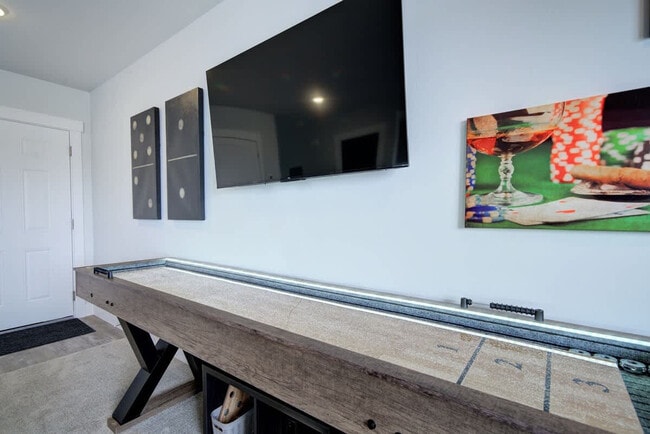 Building Photo - 5242 Fallon St