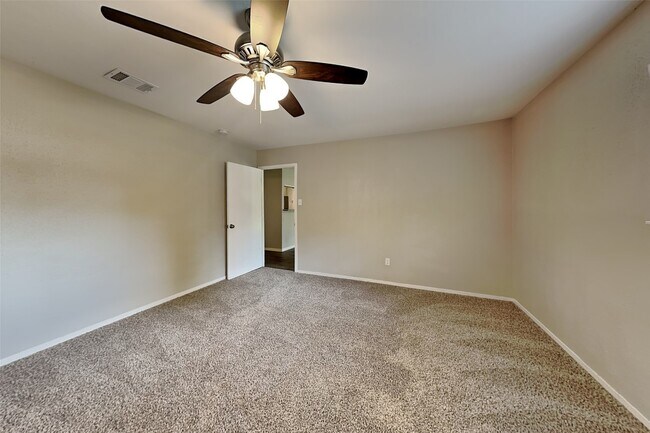 Building Photo - 3419 Shadowcrest Ln