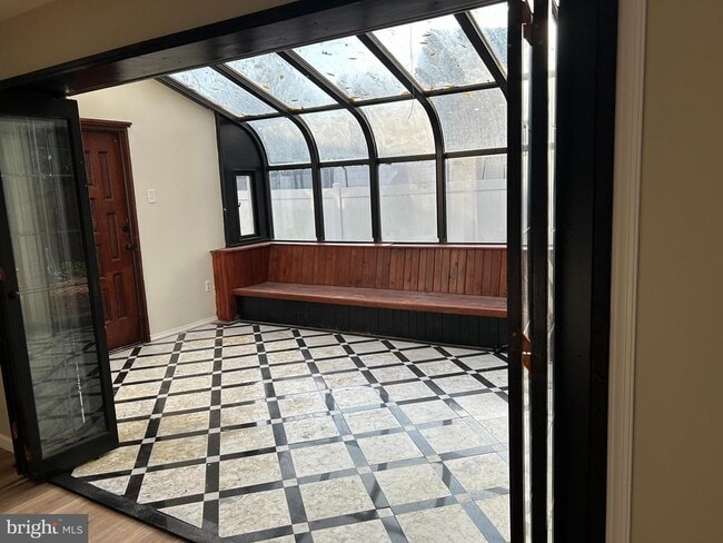 Building Photo - 1617 Bryant Rd