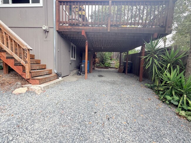 Building Photo - Serene 1-Bedroom Home with Privacy & Nature Views