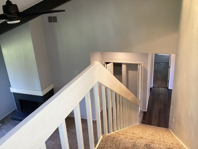 Building Photo - 4007 SW Fairhaven Ct