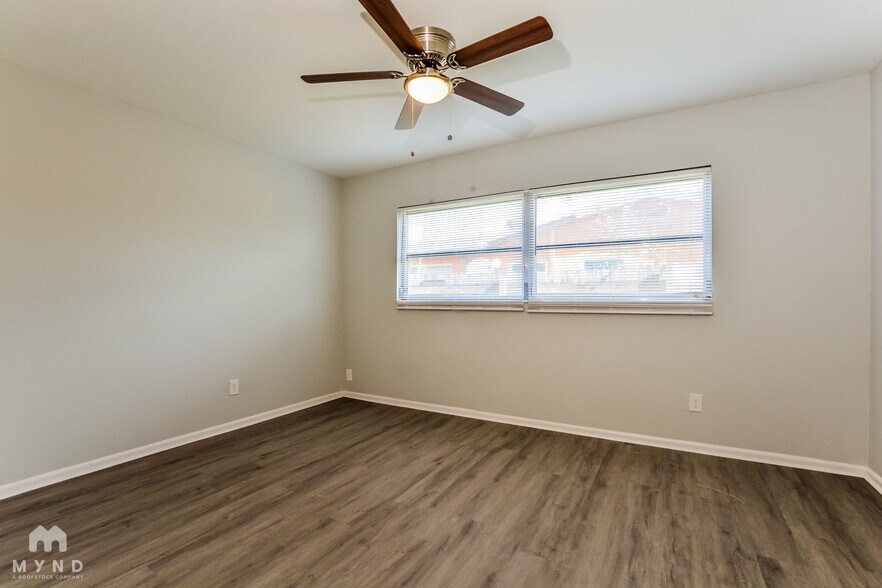 Building Photo - 1102 Orwell Ave