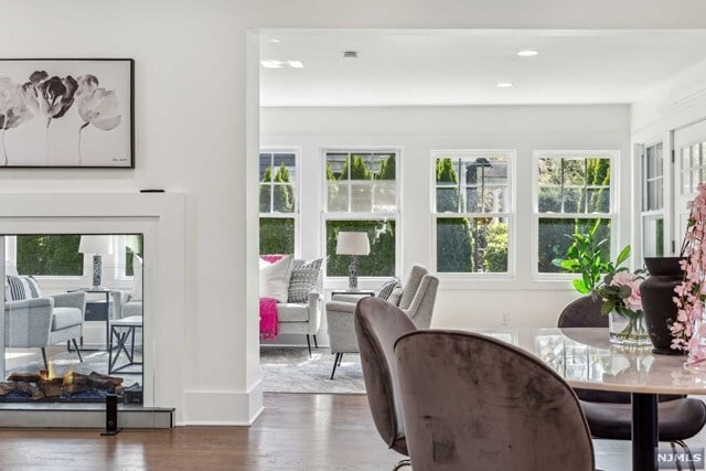 Building Photo - 648 E Broad St