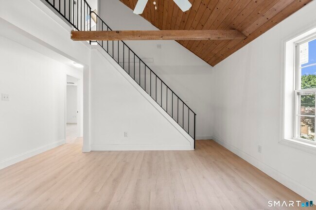 Building Photo - 64 Soundview Ave