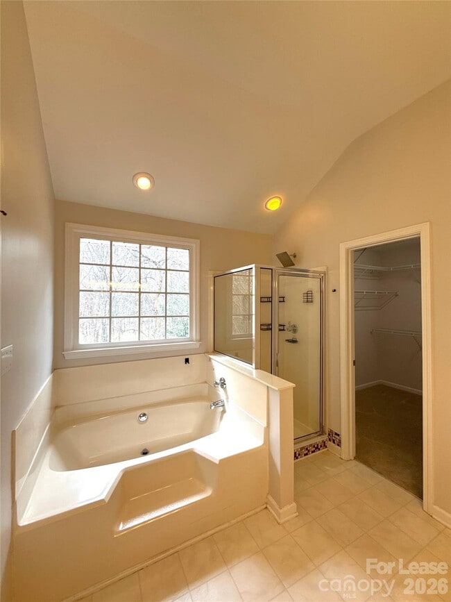 Building Photo - 14504 John Beck Dr