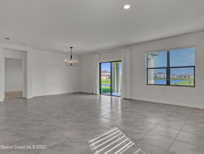 Building Photo - 7508 Tourmaline Dr