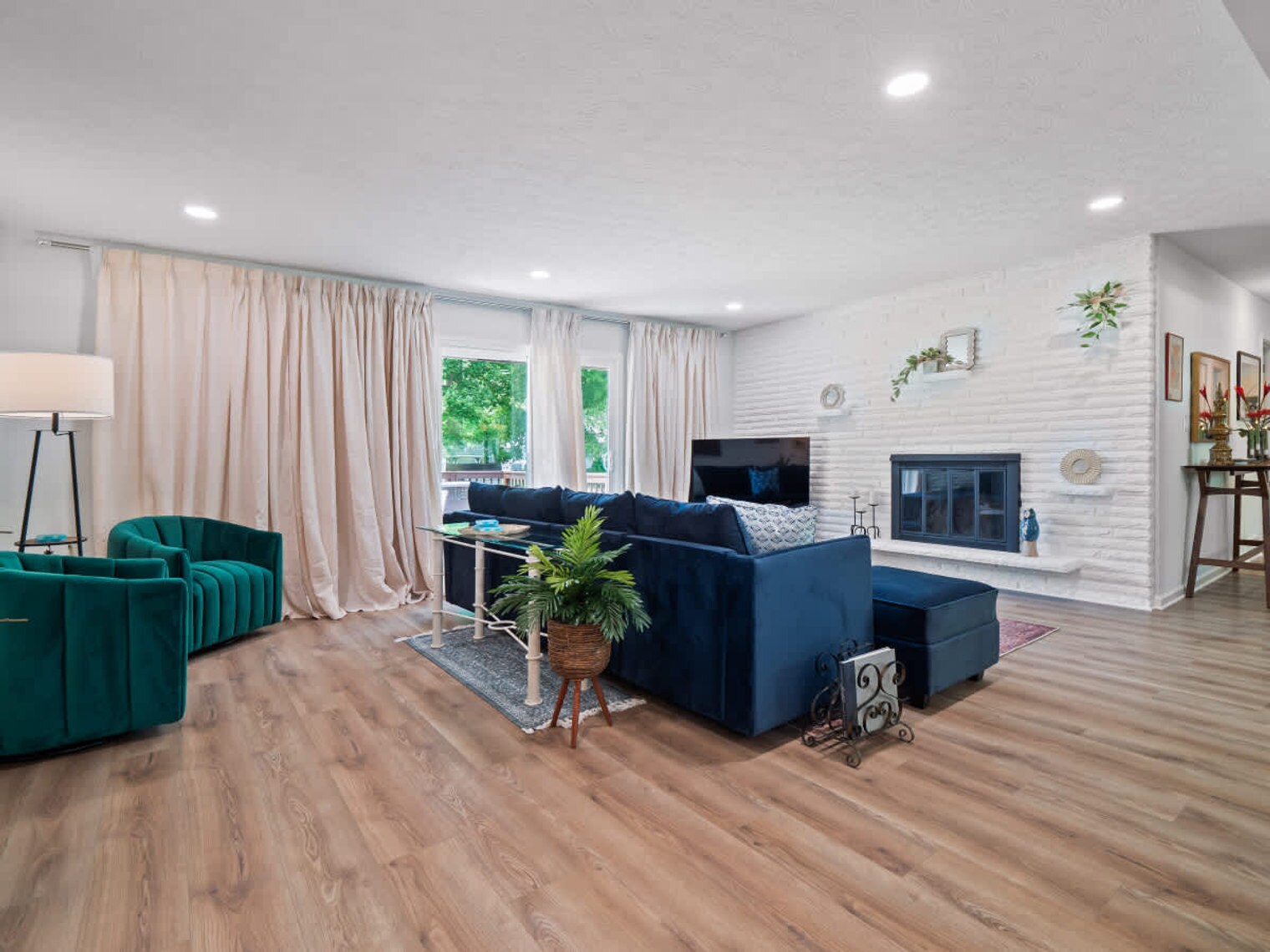 Building Photo - 8040 Strongsville Blvd