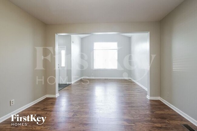 Building Photo - 10705 Creekside Woods Dr