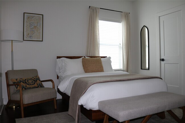 Building Photo - 4714 Fisk St