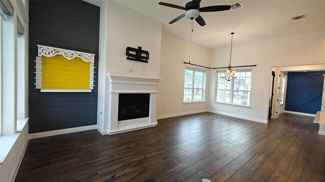 Building Photo - 514 Faith Dr