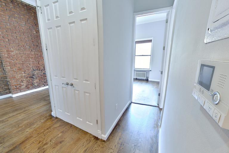 Building Photo - 232 W 14th St
