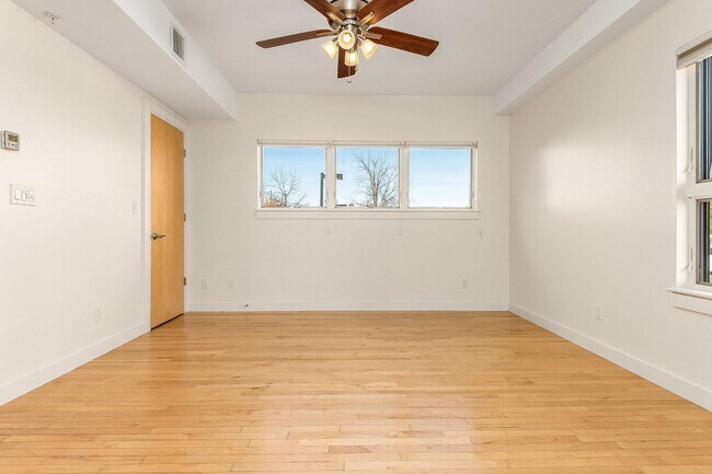 Building Photo - 677 Dennett St