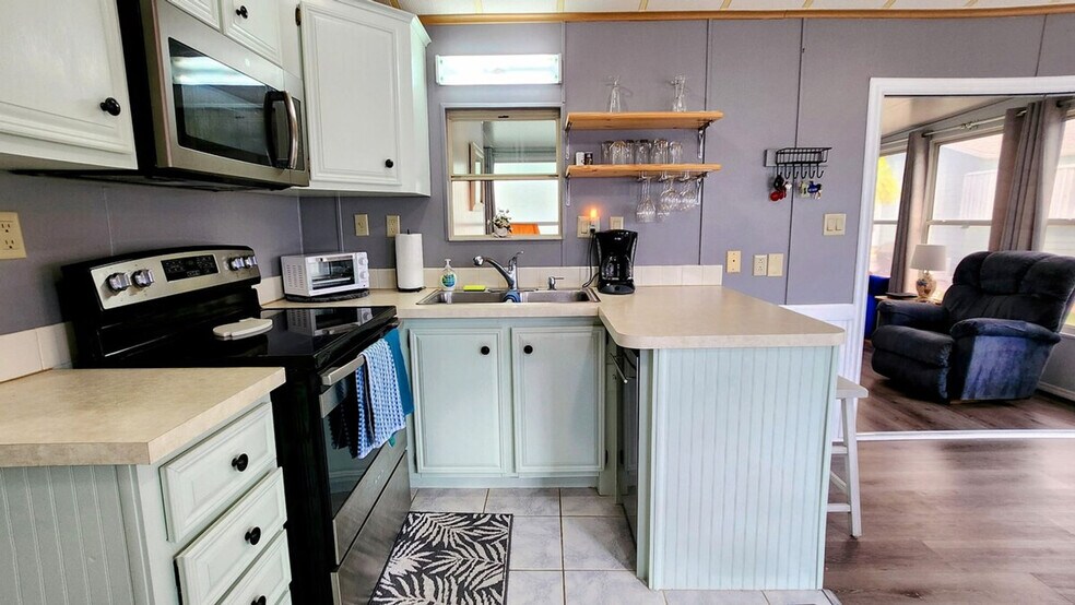 Building Photo - 920 Nettles Blvd