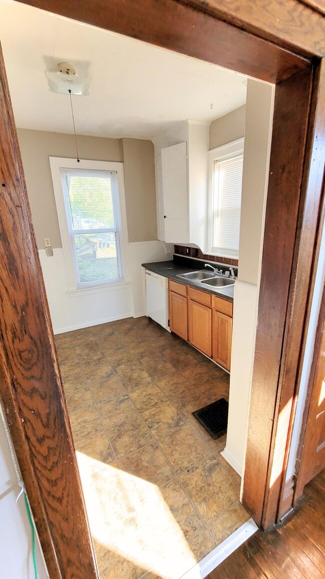 Kitchen - 2394 Neil Ave