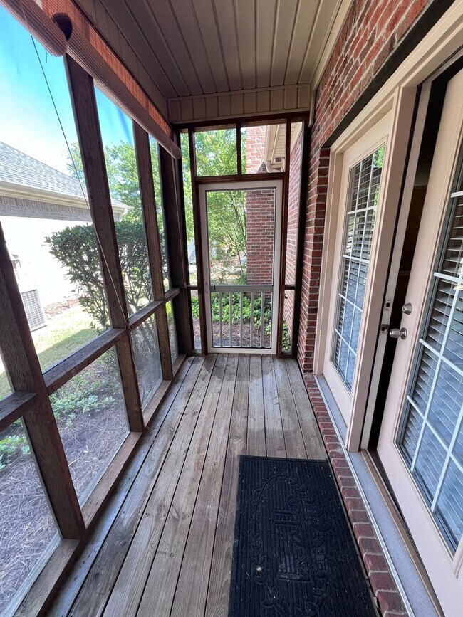 Building Photo - One Level Garden Home in Athena Park