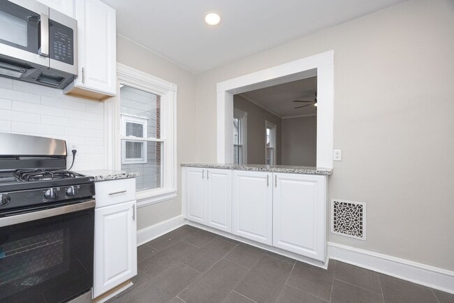 Building Photo - 225 Jefferson Ave