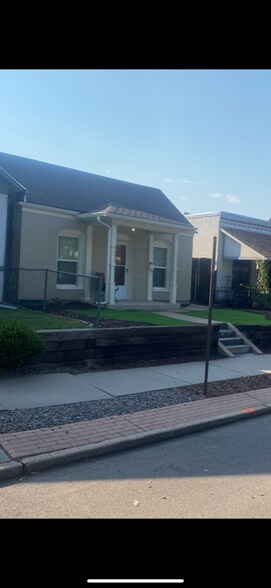 Building Photo - 831 Elati St