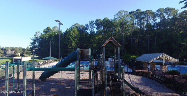 Building Photo - 539 Hedgewood Dr