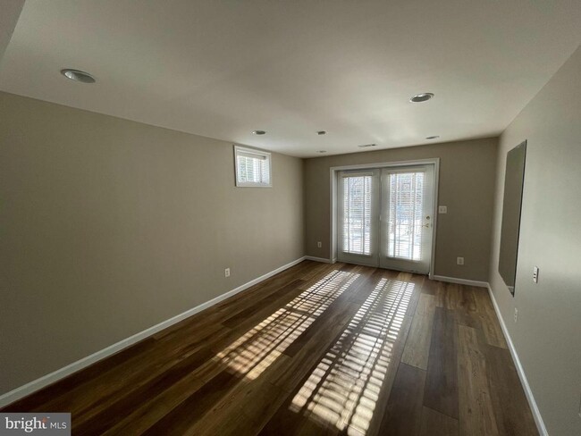 Building Photo - 21330 Meadow Field Ct