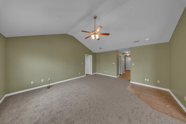 Building Photo - "Charming 3-Bedroom with 2 Full Baths in Valdosta – Perfect Blend of Comfort and Style!"