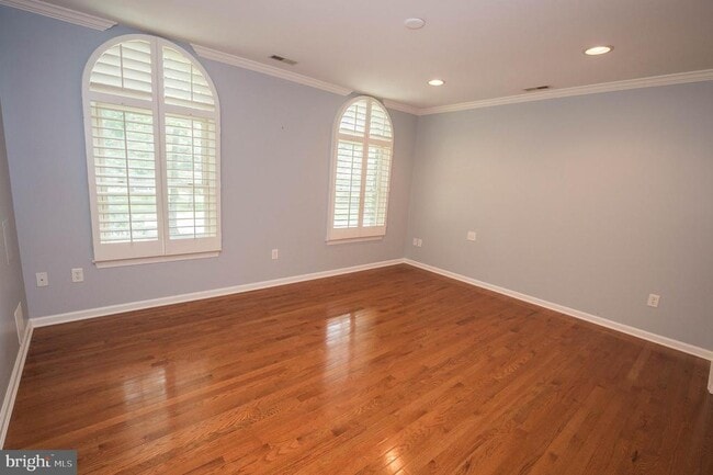 Building Photo - 5482 Royal Mile Blvd