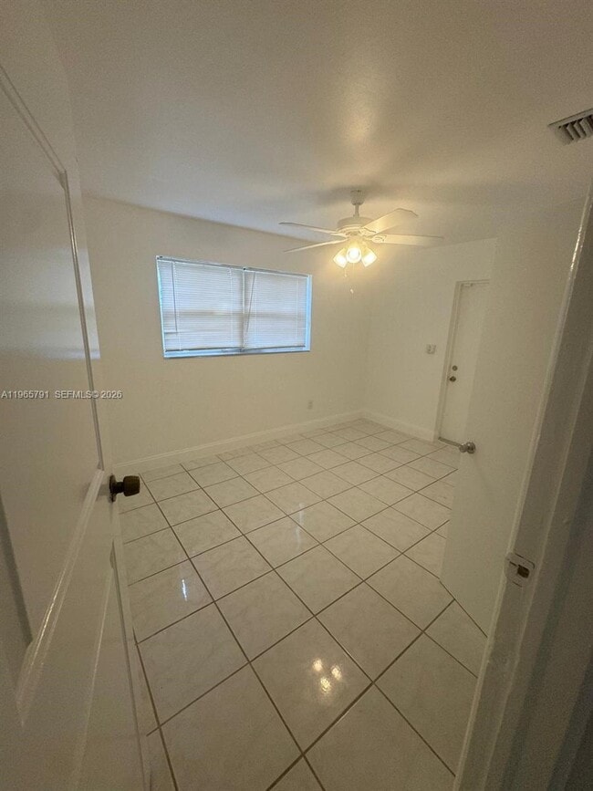 Building Photo - 2832 SW 7th St