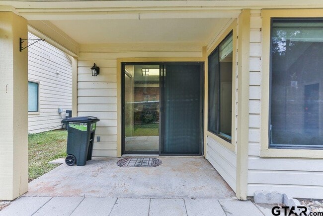 Building Photo - 1767 Eaglewood Drive