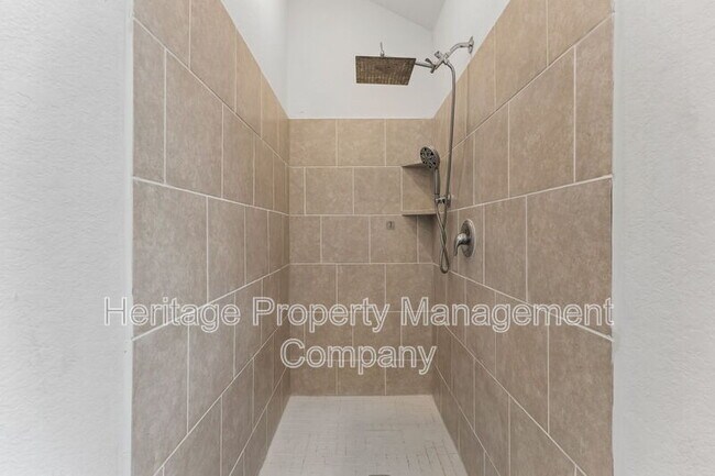 Building Photo - 634 Bean Bnd
