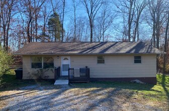 Building Photo - 3 Bedroom 2 Bathroom Home located in Greeneville, TN