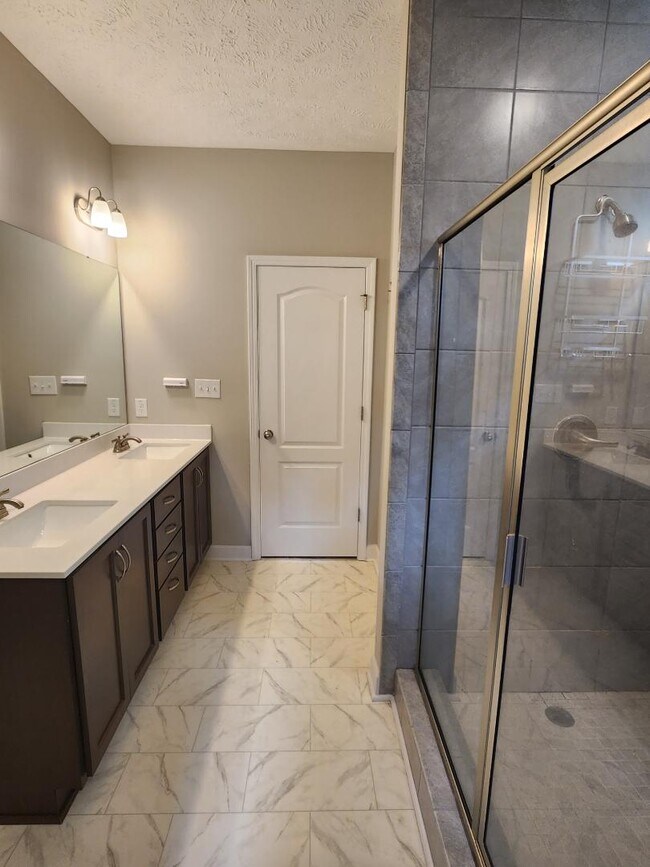 Building Photo - 111 Clearwater Harbor