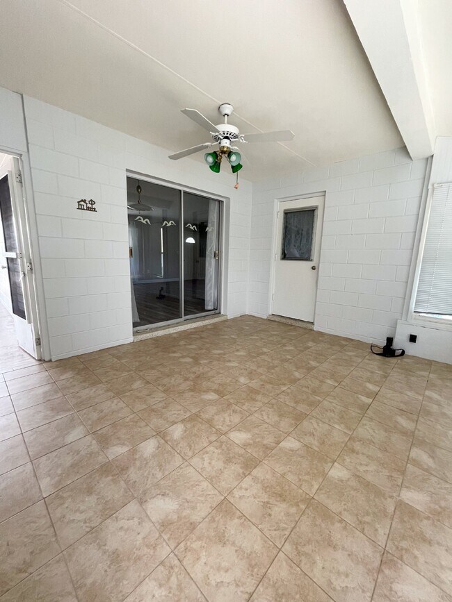 Building Photo - 1204 Harkness Way