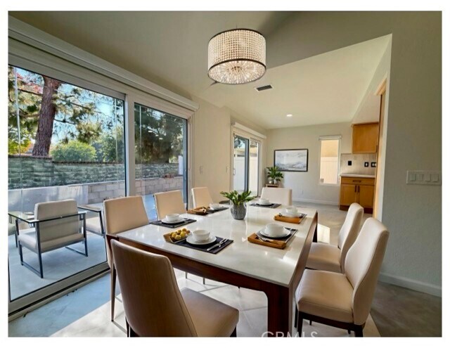 Building Photo - 25032 Sanoria St