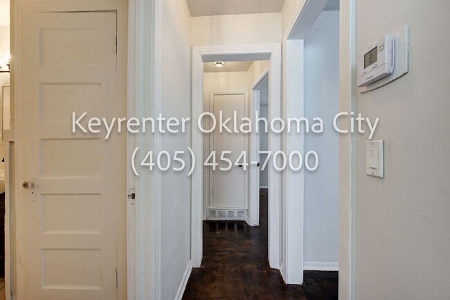 Building Photo - N Willow Ave Duplex