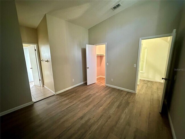 Building Photo - 1205 S Park Ave