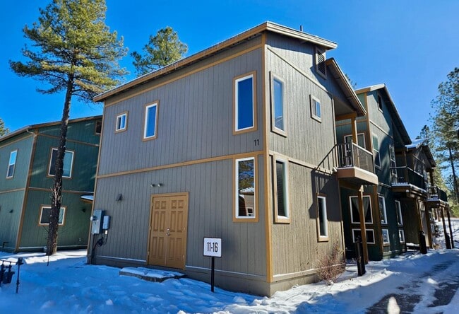 Building Photo - 3001 E Butler Ave