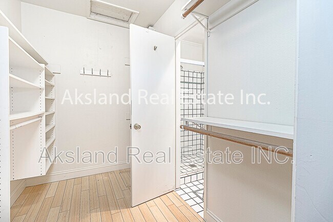 Building Photo - 7937 Endow Rd S