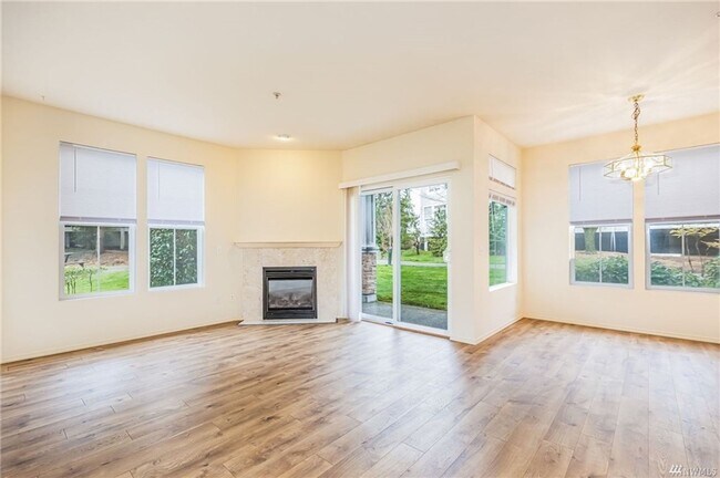 Building Photo - 23790 SE Summerhill Ln