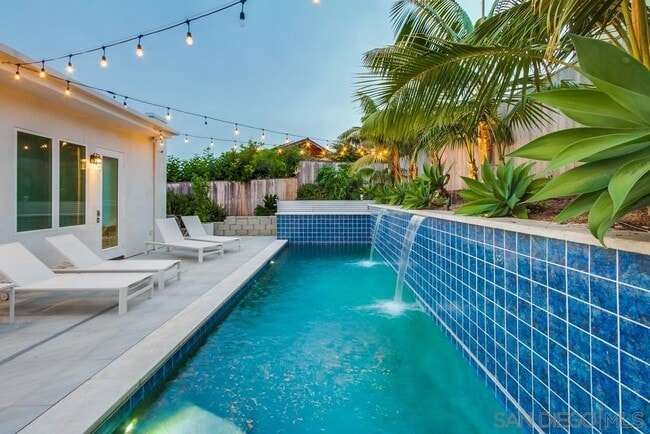 Building Photo - 738 Castro St