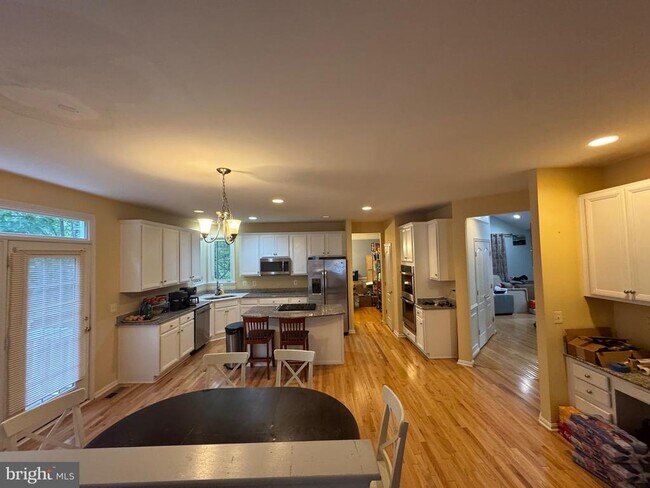 Building Photo - 24794 Serpentine Pl