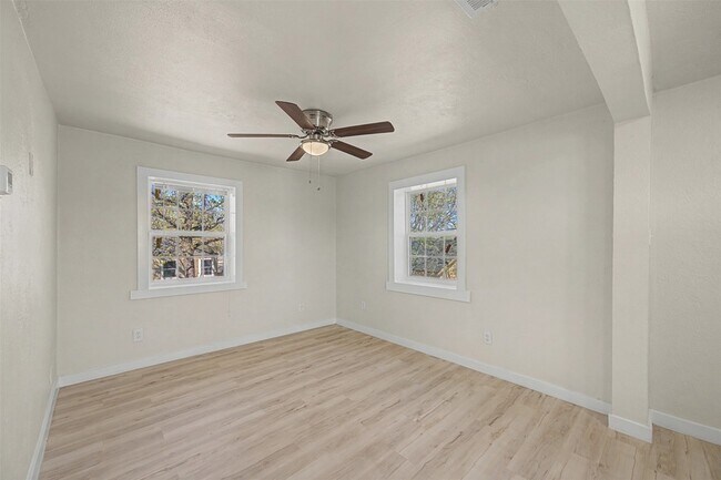 Building Photo - 9021 White Settlement Rd