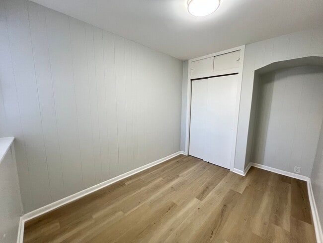 Building Photo - Gorgeous 3b/1b House in South Philly! Section 8 Only