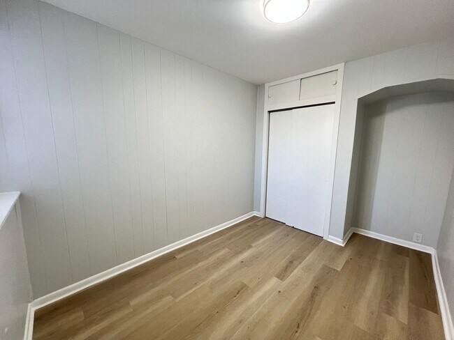 Building Photo - Newly Remodeled 3b/1b House in South Philly! Section 8 Only